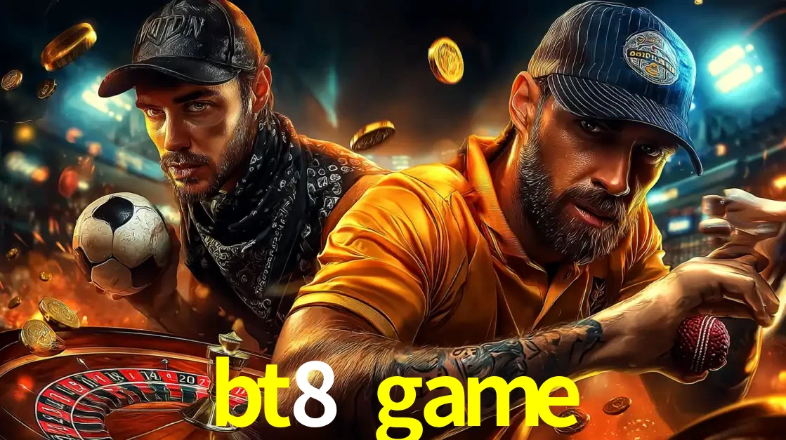 Montagem de apostas esportivas e cassino no bt8 game, com um homem segurando uma bola de futebol e outro uma de beisebol sobre uma roleta e moedas voadoras.